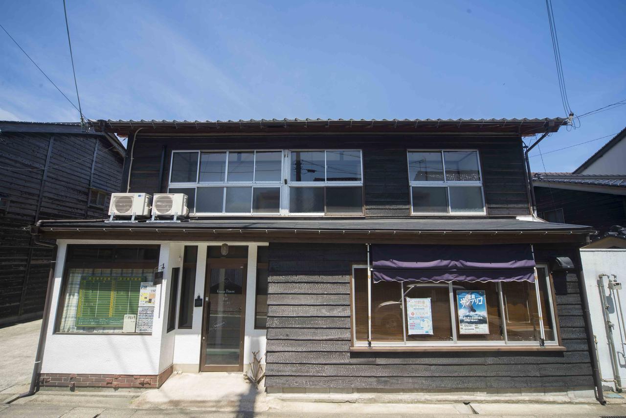 Book & Guesthouse Hitotomaru Toyooka  Exterior photo